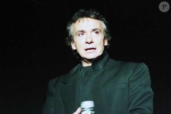 Michel Sardou se produit. Photo par APS-Medias/ABACAPRESS.COM