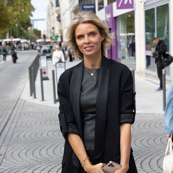 Sylvie Tellier - Célébrités à la sortie des studios RTL à Neuilly-sur-Seine le 17 septembre 2025. Agence / Bestimage