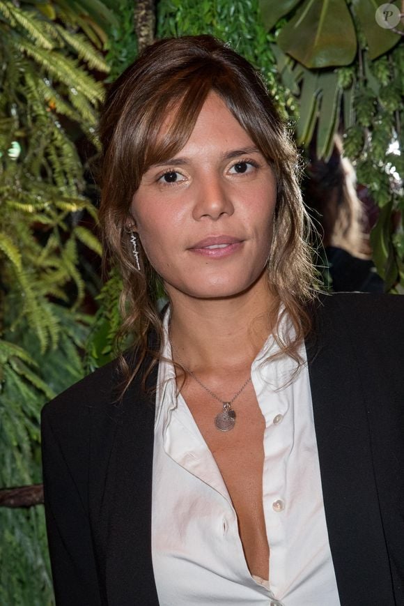 Ce qui n'est pas une mauvaise chose selon elle.

Vanille Clerc - Soirée privée Maison Nathalie Blanc "Spéciale Silmo" au Café de l'Homme à Paris suivie d'un concert privé de B. Biolay le 27 Septembre 2019
© Cyril Moreau / Bestimage