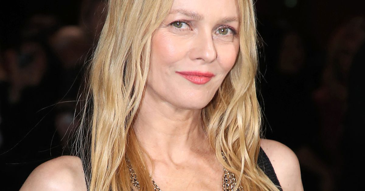 L'ancienne maison de Vanessa Paradis laissée à l'abandon, "envahie par la végétation" : mise aux enchères et prix bradé