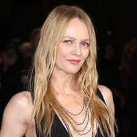 L'ancienne maison de Vanessa Paradis laissée à l'abandon, "envahie par la végétation" : mise aux enchères et prix bradé