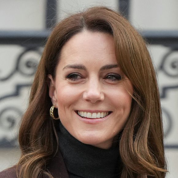 Dans le domaine de l'enfance, Kate Middleton en connaît un rayon

Catherine Kate Middleton, princesse de Galles, lance un parcours interactif pour soutenir le développement social et émotionnel des enfants de moins de cinq ans, à la National Portrait Gallery à Londres.

© Julien Burton / Bestimage