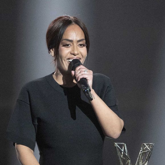Amel Bent sur scène lors de la 40ème édition des Victoires de la Musique à La Seine Musicale le 14 février 2025 à Boulogne-Billancourt, France. Photo par David NIVIERE/ABACAPRESS.COM