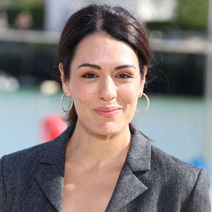 Sofia Essaïdi a raconté avoir frôlé la noyade, alors qu'elle n'était âgée que de "deux ou trois ans".

Sofia Essaidi - Photocall du téléfilm "Au Sein des Autres" (Compétition) lors de la 28ème édition du festival de la Fiction à la Rochelle, le 16 septembre 2026. 
© Denis Guigenbourg / Bestimage