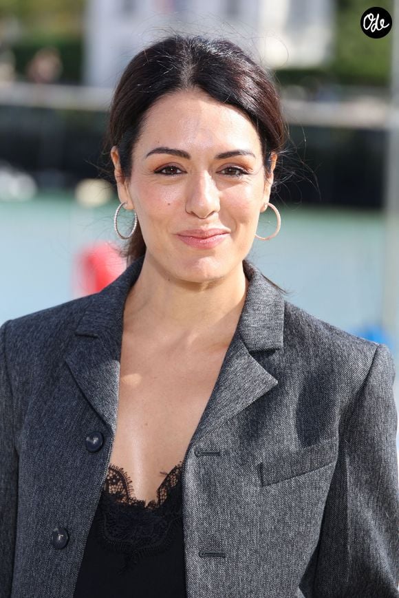 Sofia Essaïdi a raconté avoir frôlé la noyade, alors qu'elle n'était âgée que de "deux ou trois ans".

Sofia Essaidi - Photocall du téléfilm "Au Sein des Autres" (Compétition) lors de la 28ème édition du festival de la Fiction à la Rochelle, le 16 septembre 2026. 
© Denis Guigenbourg / Bestimage