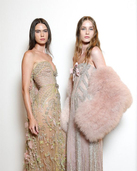 Coulisses du défilé Elie Saab "Collection Haute Couture Automne/Hiver 2025-2026" lors de la Fashion Week de Paris, le 9 juillet 2025 Backgrid USA / Bestimage



Pictured: Model