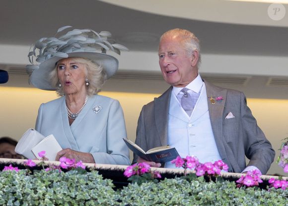Le roi Charles III d'Angleterre III, la reine Camilla (Camilla Parker Bowles, reine consort d'Angleterre), courses hippiques royales Royal Ascot 2025, Jour 1 à Ascot, Royaume-Uni, 17 juin 2025. ©Dana Press / Bestimage