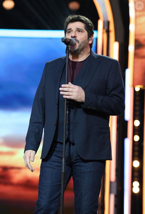 Patrick Fiori - Les personnalités se mobilisent lors de la 37ème édition du Téléthon sur le plateau de France 2, avec pour parrain Vianney. Cette année, 80,6 millions de dons ont été promis. Le 9 décembre 2023. © Coadic Guirec / Bestimage