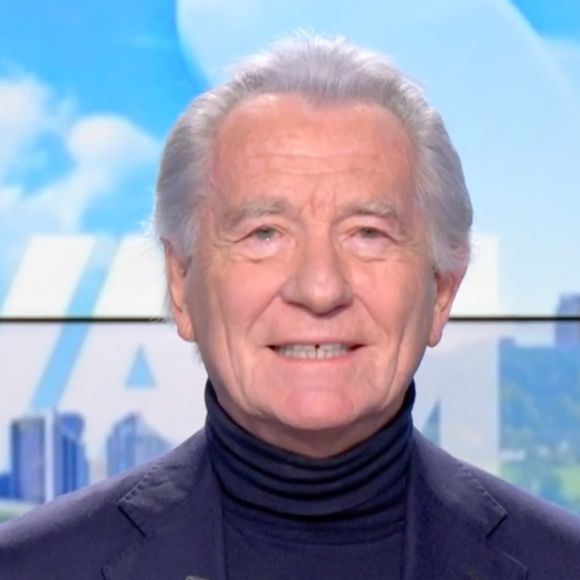 William Leymergie aux commandes d'un nouveau numéro de "William à midi" sur C8 ce lundi 24 février 2025 (Capture d'écran).
