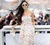 Quelques heures plus tôt, lors du photocall du jury, elle apparaissait déjà en Jacquemus dans une robe bustier à pois multicolores issue de la collection automne 2026 de la maison.

Demi Moore au photocall du jury lors du 79ème Festival International du Film de Cannes au Palais des Festivals à Cannes, France, le 12 mai 2026. © Javovides-Moreau/Bestimage