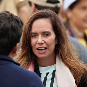 Sarah Knafo - Les célébrités lors de la grande messe du pape Leon XIV sur la place de la Concorde à Paris, le 26 septembre 2026. Entre l’avenue des Champs-Elysées et la place de la Concorde, 700.000 fidèles et curieux, venus des quatre coins du globe, se sont rassemblés pour participer à la messe célébrée par le Saint Père. Le voyage apostolique, du 25 au 28 septembre 2026, se poursuivra à Lourdes et Metz. © Jacovides / Moreau / Bestimage