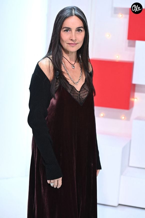 Découvrez le secret de cette méthode épurée pour retrouver une mine radieuse sans effort.

Exclusif - Azucena Caamaño Pagny - Enregistrement de l'émisssion "Vivement dimanche".

© Guillaume Gaffiot / Bestimage