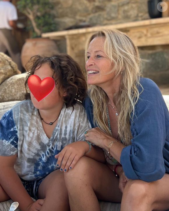 Une vie de famille très animée qu'elle partage entre ses trois petits-enfants et son fils adolescent Giuliano.

Estelle Lefébure et Giuliano