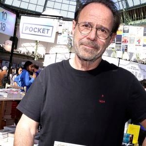 La maison possède le charme new-yorkais avec ses grandes fenêtres et sa lumière unique. 

Marc Levy - Festival du Livre de Paris 2025 au Grand Palais à Paris le 11 avril 2025.
© Cédric Perrin / Bestimage