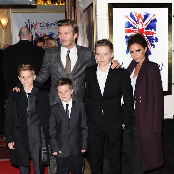 David Beckham, Victoria Beckham, et leurs enfants Cruz Beckham, Brooklyn Beckham, et Romeo Beckham - Tapis rouge de la comedie musicale "Viva Forever" a Londres. FLYNET UK / BESTIMAGE