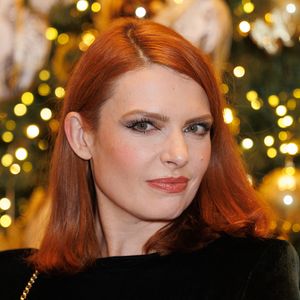 En effet, depuis la sortie de son dernier album "Amuse Bouches" il y a treize ans, elle n'a plus sorti de nouvelles musiques. 

Elodie Frégé lors de la Grande Soirée de Noël HFC (Haute Fragrance Company) au Musée des Arts décoratifs à Paris le 11 décembre 2025.

© Sébastien Frémont / Bestimage