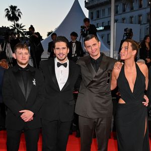 Anthony Bajon, François Civil, Raphaël Quenard, Adèle Exarchopoulos - Descente des marches du film « L’amour ouf » lors du 77ème Festival International du Film de Cannes, au Palais des Festivals à Cannes. Le 23 mai 2024
© Bruno Bebert / Bestimage