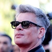 "Mon corps le supporte moins" : Benjamin Biolay évoque sa consommation de boisson