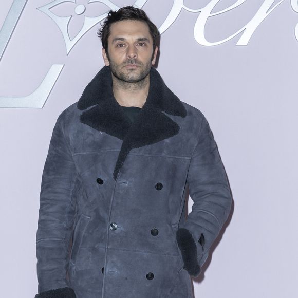 Ce mercredi, Pio Marmaï fait la couverture du magazine "Télérama". Et durant son interview avec nos confrères, il a brièvement évoque sa vie de père, en expliquant alors ce qui a changé dans sa vie depuis qu'il a gouté aux joies de la paternité.

Pio Marmaï - Photocall pour le défilé Louis Vuitton prêt à porter hommes Automne / hiver  2025 - 2026 lors de la fashion week à Paris le 21 2025. © Olivier Borde /Bestimage