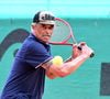 Parmi les commentaires, un nom a retenu l'attention : celui de Yannick Noah. 

Yannick Noah, l'ancien champion de tennis français et chanteur, est mis à l'honneur à Nice dans le club de Tennis où il a fait son sport étude, le Nice LTC qui va baptiser son court central de son nom en présence de ses copains de classe, le 11 juillet 2026. © Bruno Bebert/Bestimage