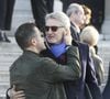 Il lui a fait croire qu'à la demande de Maryse, l'épouse du défunt animateur, tout le monde devait venir habillé en blanc.

Antoine de Caunes et José Garcia - Sorties des obsèques du journaliste, animateur de télévision et animateur de radio français Philippe Gildas en la salle de la Coupole au crématorium du cimetière du Père-Lachaise à Paris, France, le 5 novembre 2018.

Photo : Agence / Bestimage