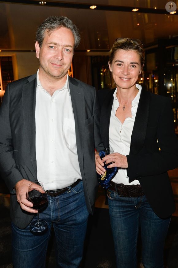 Un intellectuel issu de la noblesse

Éric de Chassey et sa femme Anne Consigny - Inauguration du nouvel hôtel l' Hermitage du groupe Barrière à La Baule, le 29 Avril 2017
© Guirec Coadic / Bestimage