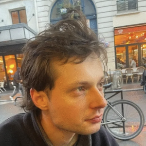 Ce mercredi, elle a justement souhaité partagé une tendre photo de son fils aîné Gabriel, complice et amoureux auprès de sa chérie, une jolie actrice.

Gabriel, le fils aîné de Marine Delterme, est en couple avec la comédienne Stéphanie Palies