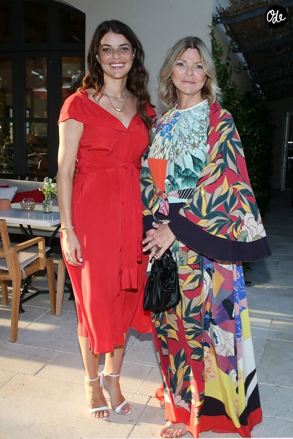Exclusif - Kimberley Pariente et sa mère Joëlle lors de la soirée d'inauguration de l'Hôtel Lou Pinet et du restaurant Beefbar à Saint-Tropez le 11 juillet 2020. La soirée était organisée par Caroline Barclay pour la famille Pariente (fondateur de Naf Naf). L'occasion aussi de célébrer l'anniversaire de Jacqueline Veyssière, ancienne directrice des caves du roi pendant 30 ans

© Dominique Jacovides / Cyril Moreau / Bestimage