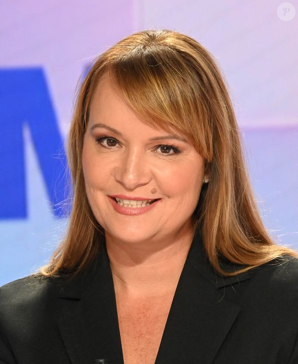 Adeline Francois Absente Bfmtv 2023