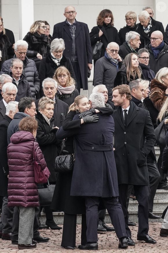 Pierre Casiraghi et sa femme Beatrice Borromeo - Obsèques de Fernanda Biffi Casiraghi (99 ans), mère de Stefano Casiraghi, à Fino Mornasco, Italie, le 9 décembre 2024. © Emanuele Roberto De Carli/IPA via ZUMA Press/Bestimage