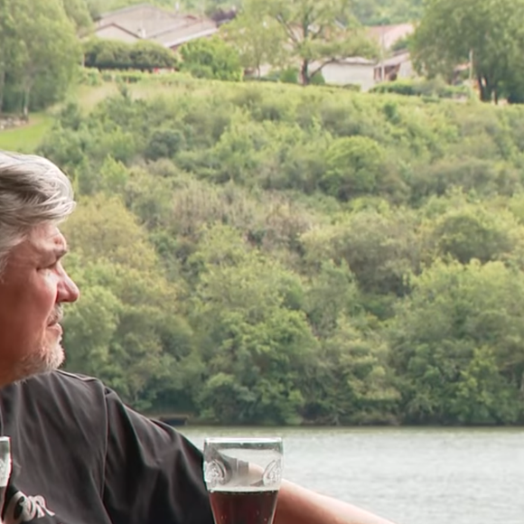 Pour David Douillet et sa nouvelle épouse, le bonheur est dans l'Ain. Capture reportage France 3 Rhône Alpes, 2021