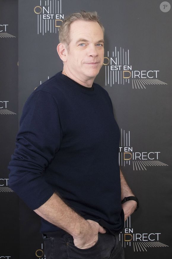 En 2016, Garou a lancé un restaurant péruvien à Paris, qui est rapidement devenu l'un des lieux les plus chics de la capitale française

Exclusif - Garou - Backstage de l'émission On Est En Direct (OEED) du samedi 20/11/2021,  présentée par L.Salamé et L.Ruquier - Paris 20/11/2021 - © Jack Tribeca / Bestimage