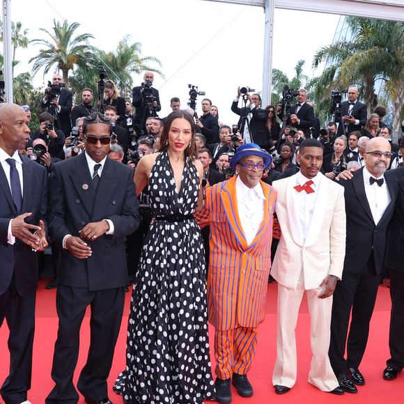 Ce lundi 19 mai, c’est le film de Spike Lee "Highest 2 Lowest" qui était présenté en compétition au Festival de Cannes

Jason Michael Berman, Denzel Washington, Elijah Wright, Jeffrey Wright, Aubrey Joseph, Ilfenesh Hadera, Spike Lee, ASAP Rocky, Wendell Pierce et Alan Fox sur le tapis rouge de "Highest 2 Lowest" lors du 78ème Festival de Cannes au Palais des Festivals le 19 mai 2025 à Cannes, France. Photo by Jerome Domine/ABACAPRESS.COM