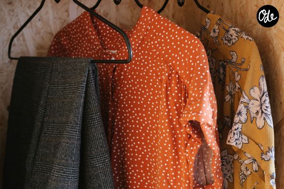 Bordeaux, vert sapin, chocolat, rouille, terracotta… Le doré me va aussi particulièrement bien, tandis qu’un blush orangé serait plus adapté à mon teint que mon rose habituel.

Pexels