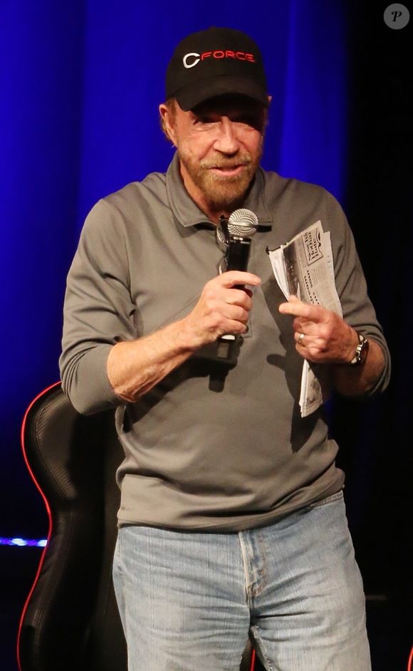 Chuck Norris fait la promotion de l'eau CForce lors du "Supanova Comic Con and Gaming Expo" au centre de convention de Perth en Australie, le 23 juin 2018.
Backgrid Australia / Bestimage