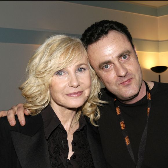 Maman de Romain,(ndlr : fruit de son amour avec le chanteur Christophe qui a refusé de le reconnaitre), Michèle Torr est un puissant soutien pour son fils atteint d'une sclérose en plaques. 

Michèle Torr avec son fils Romain lors de son concert à l'Olympia, à Paris