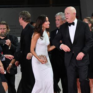 Brad Pitt et sa compagne Ines de Ramon à la projection de "Wolfs" lors du 81ème festival international du film de Venise, la Mostra le 1er septembre 2024. (Credit Image: © Manuele Mangiarotti/IPA via ZUMA Press)