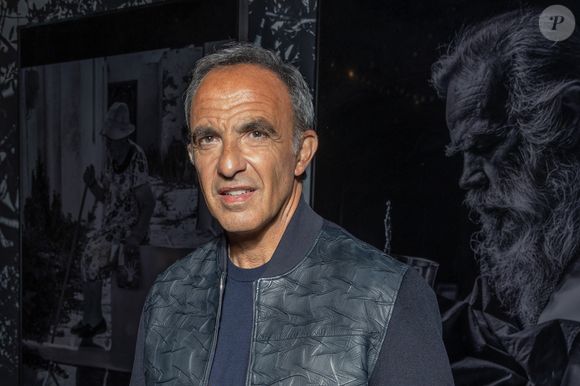 Nikos Aliagas participe à l'exposition 'Les Grands Ages' de Nikos Aliagas au Musée de l'Homme du Trocadéro le 07 avril 2026 à Paris, France. Photo by Nasser Berzane/ABACAPRESS.COM