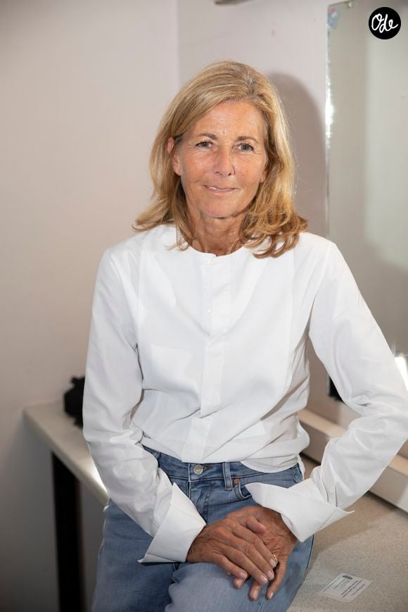 Pour préserver la jeunesse de ses traits, la journaliste refuse les cheveux courts et privilégie systématiquement les longueurs.

Exclusif - Claire Chazal en loge lors de la 2ème édition du Festival de Toulouse à Toulouse, France, le 9 juillet 2023. © Frédéric Maligne/Bestimage