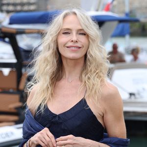 Tonya Kinzinger au photocall de 'Un si grand soleil' lors du 27ème Festival de la Fiction de La Rochelle, le 20 septembre 2025. © Denis Guignebourg/Bestimage