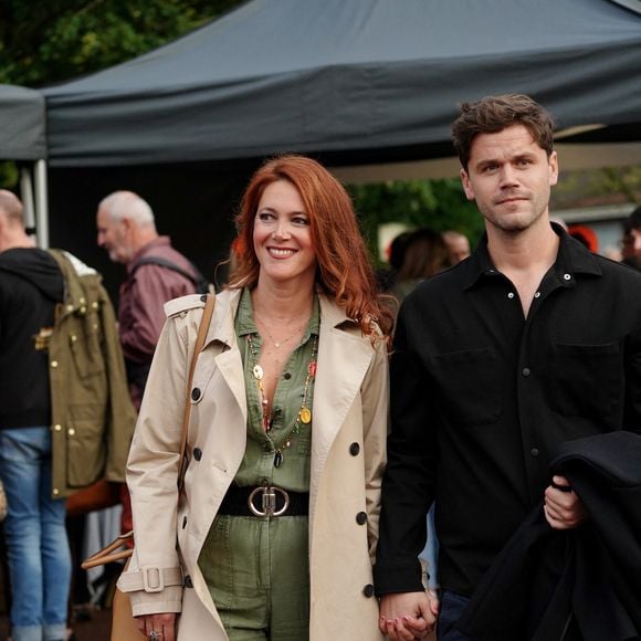 Exclusif - Sandra Lou et son compagnon au concours international d'art pyrotechnique à l'Hippodrome de Compiègne, le 20 septembre 2025. 

Photo : Anne-Sophie Guebey / Bestimage
