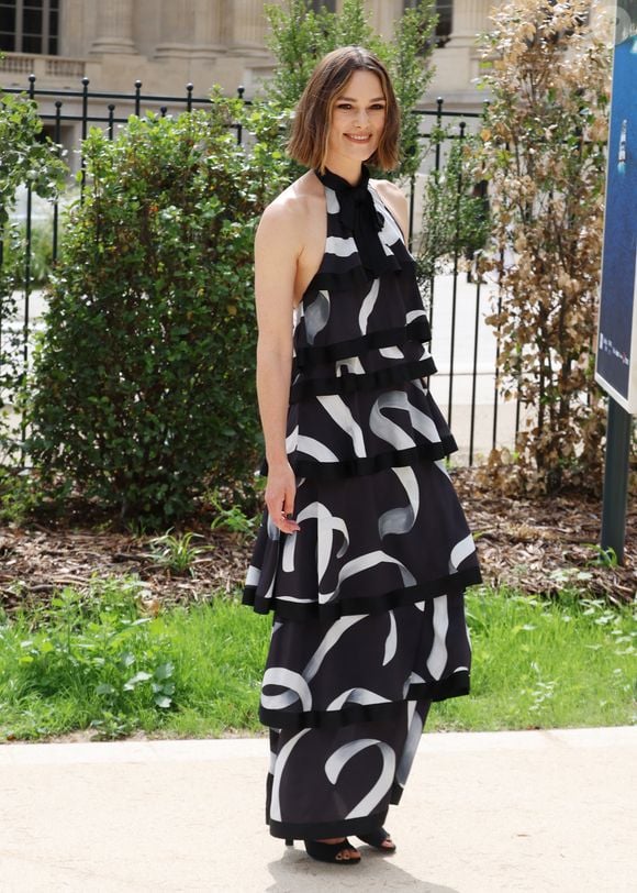 Keira Knightley - Les célébrités arrivent au défilé Chanel Collection Haute Couture Automne/Hiver 2025-2026 lors de la Fashion Week de Paris (PFW), le 8 juillet 2025. 
© Denis Guignebourg / Bestimage