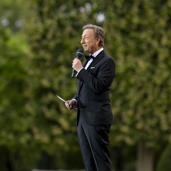 Exclusif - Stéphane Bern - 13ème édition du Concert de Paris aux pieds de la Tour Eiffel à l'occasion de la fête nationale du 14 juillet proposé par Radio France, France Télévisions, la Ville de Paris, et Électron Libre Productions.

© Perusseau / Clovis / Bestimage