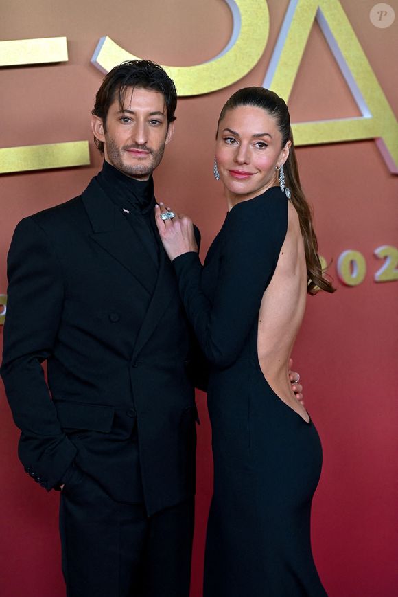 Pierre Niney et Natasha Andrews lors de la 50e cérémonie des César du cinéma à l'Olympia le 28 février 2025 à Paris, France. Photo Franck Castel/Abaca