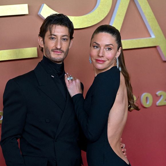 Pierre Niney et Natasha Andrews lors de la 50e cérémonie des César du cinéma à l'Olympia le 28 février 2025 à Paris, France. Photo Franck Castel/Abaca