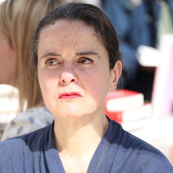 Amelie Nothomb  - Festival du Livre de Paris 2025 au Grand Palais à Paris le 11 avril 2025.
© Denis Guignebourg / Bestimage