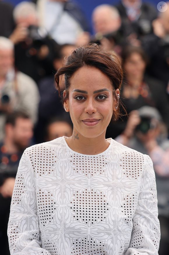Amel Bent au photocall du film "Ma Frère" lors du 78ème Festival International du Film de Cannes, au Palais des Festivals à Cannes, France, le 22 mai 2025. © Jacovides-Moreau/Bestimage