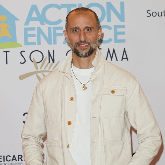 De son côté, Arié Elmaleh a ensuite partagé pendant plusieurs années la vie de Barbara Schulz, une histoire désormais terminée.

Arié Elmaleh - Soirée de gala "Action Enfance fait son cinéma" au Grand Rex à Paris le 15 juin 2026. 

© Coadic Guirec/Bestimage | 00759695