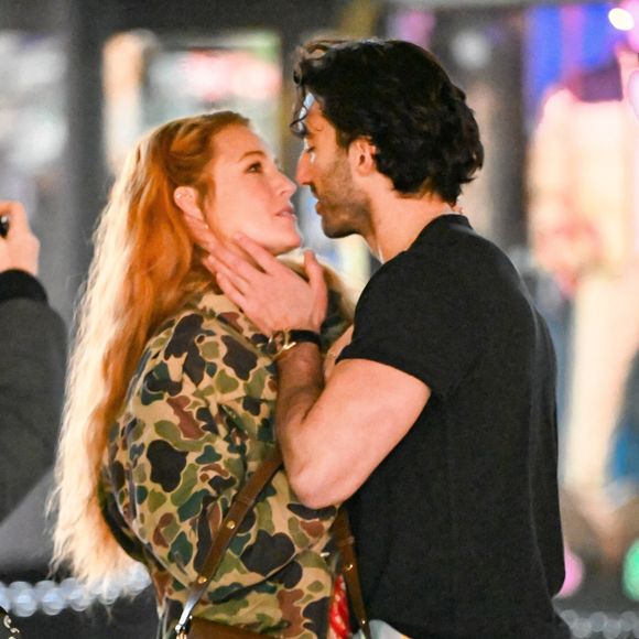 Au total, l'acteur, aux côtés de neuf autres plaignants, réclament 250 millions de dollars au journal américain. Affaire à suivre…

Une scène du film "Jamais plus" avec Blake Lively et Justin Baldoni.