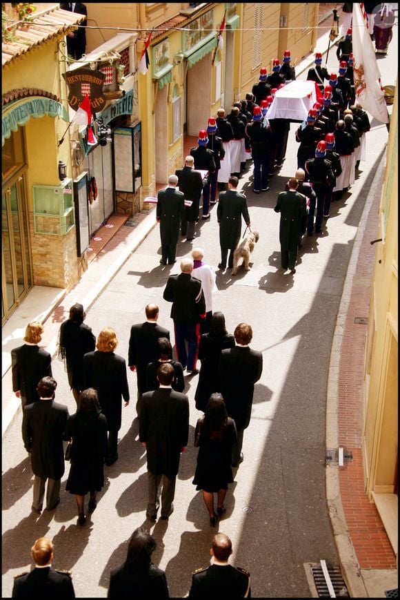 Obsèques du prince Rainier en la cathédrale de Monaco en 2005
©ASLAN-JACOVIDES / BESTIMAGE